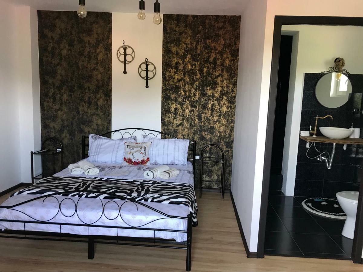 Casa Relax Hotel Valeni  Ngoại thất bức ảnh